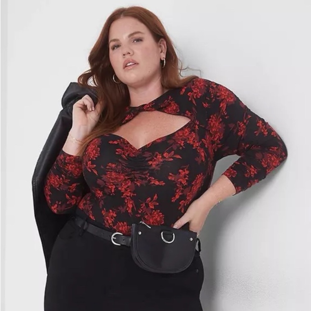 Lane Bryant Fitted Crew Neck With Twist Yoke Floral Long Sleeve Bodysuit 18/20